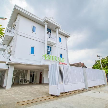 Emerald Residence Medan Exterior foto